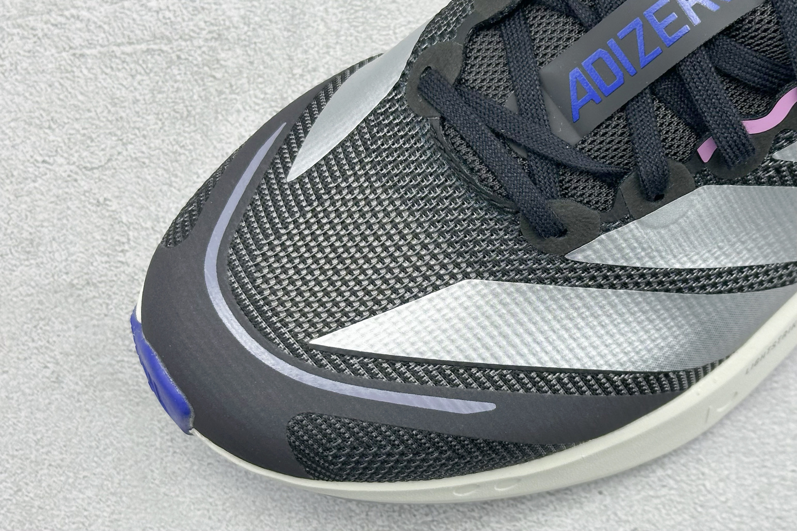 RS版Adidas ADIZERO BOSTON 13 泡棉搭配碳纤维板 缓震透气跑步鞋 专为中长跑而设