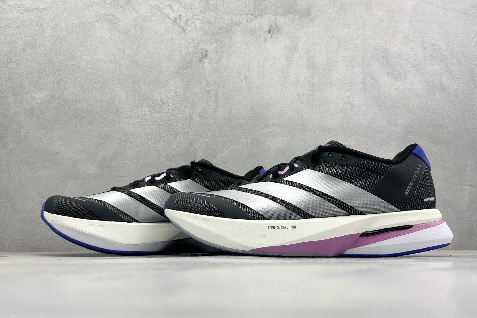 RS版Adidas ADIZERO BOSTON 13 泡棉搭配碳纤维板 缓震透气跑步鞋 专为中长跑而设