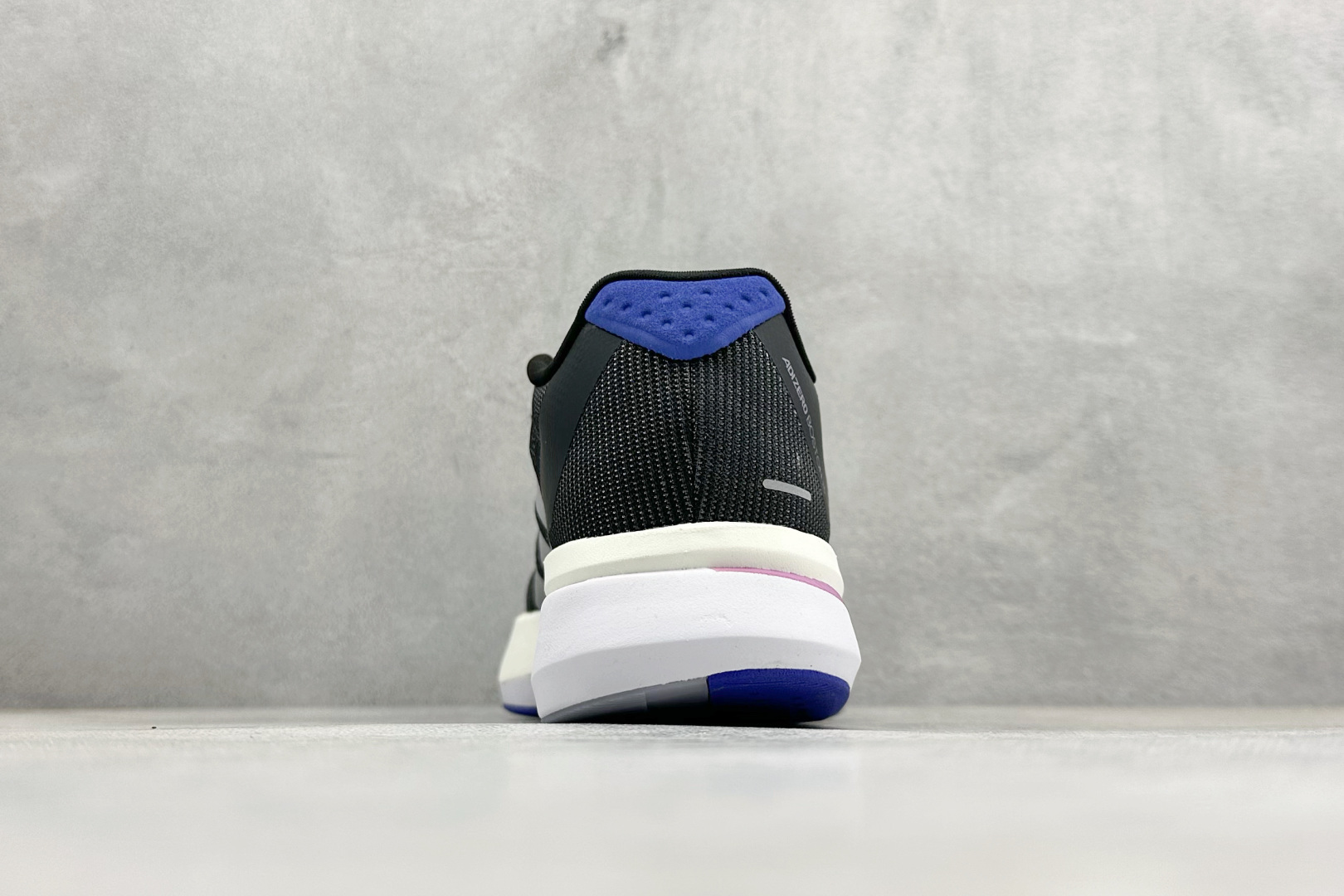 RS版Adidas ADIZERO BOSTON 13 泡棉搭配碳纤维板 缓震透气跑步鞋 专为中长跑而设