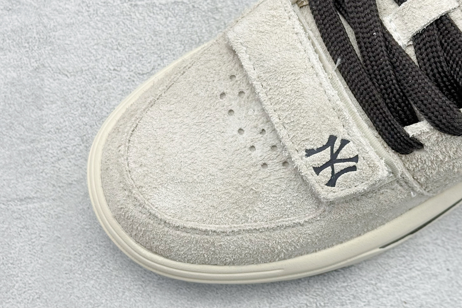 MLB Chunky Liner Mid Hairy 纽约洋基队 增高厚底休闲跑鞋 3ASXH015N MLB Chunky Liner Mid Hairy 纽约洋基队 增高厚底休闲跑鞋 3ASXH015N