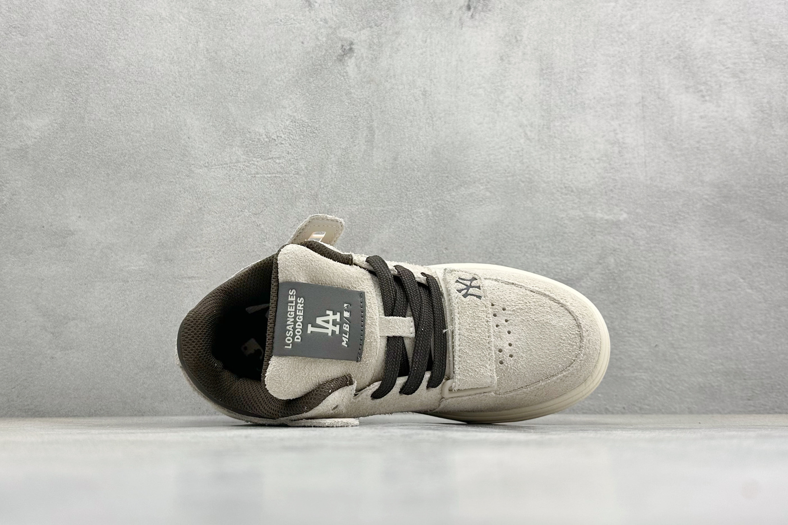 MLB Chunky Liner Mid Hairy 纽约洋基队 增高厚底休闲跑鞋 3ASXH015N MLB Chunky Liner Mid Hairy 纽约洋基队 增高厚底休闲跑鞋 3ASXH015N