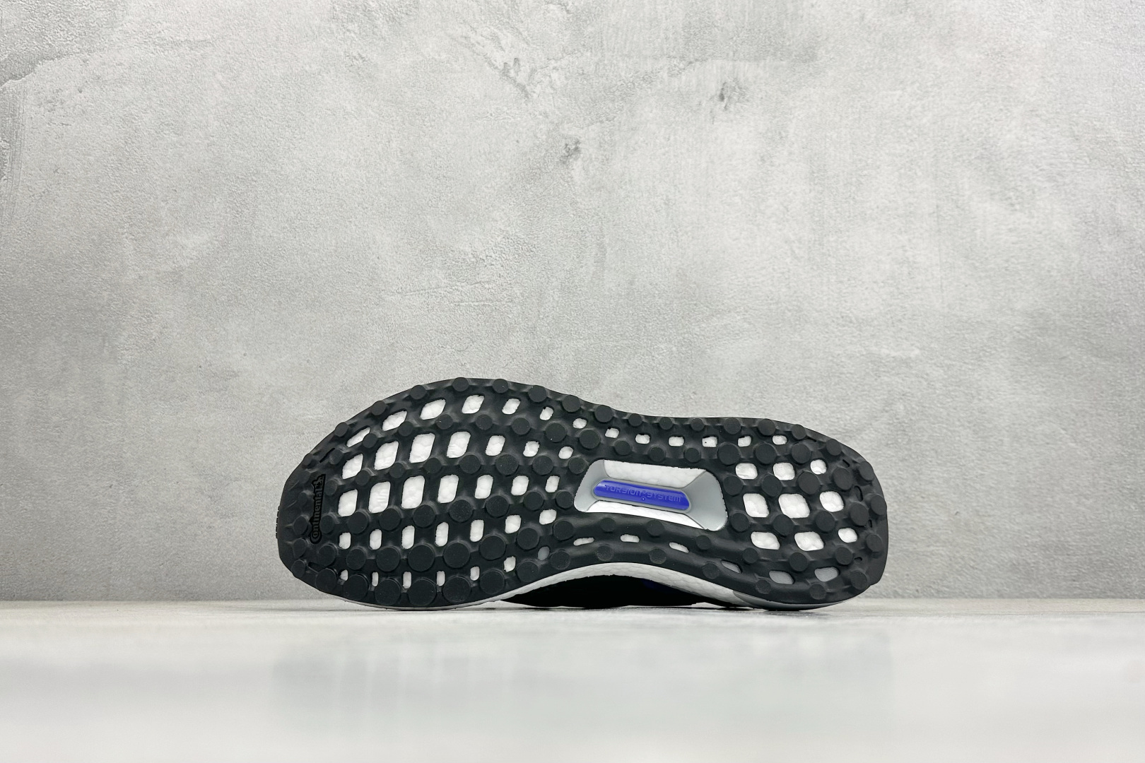 RS版Adidas Ultraboost 阿迪达斯 耐磨缓震休闲运动跑鞋 采用网材搭配反光皮革鞋面 配上