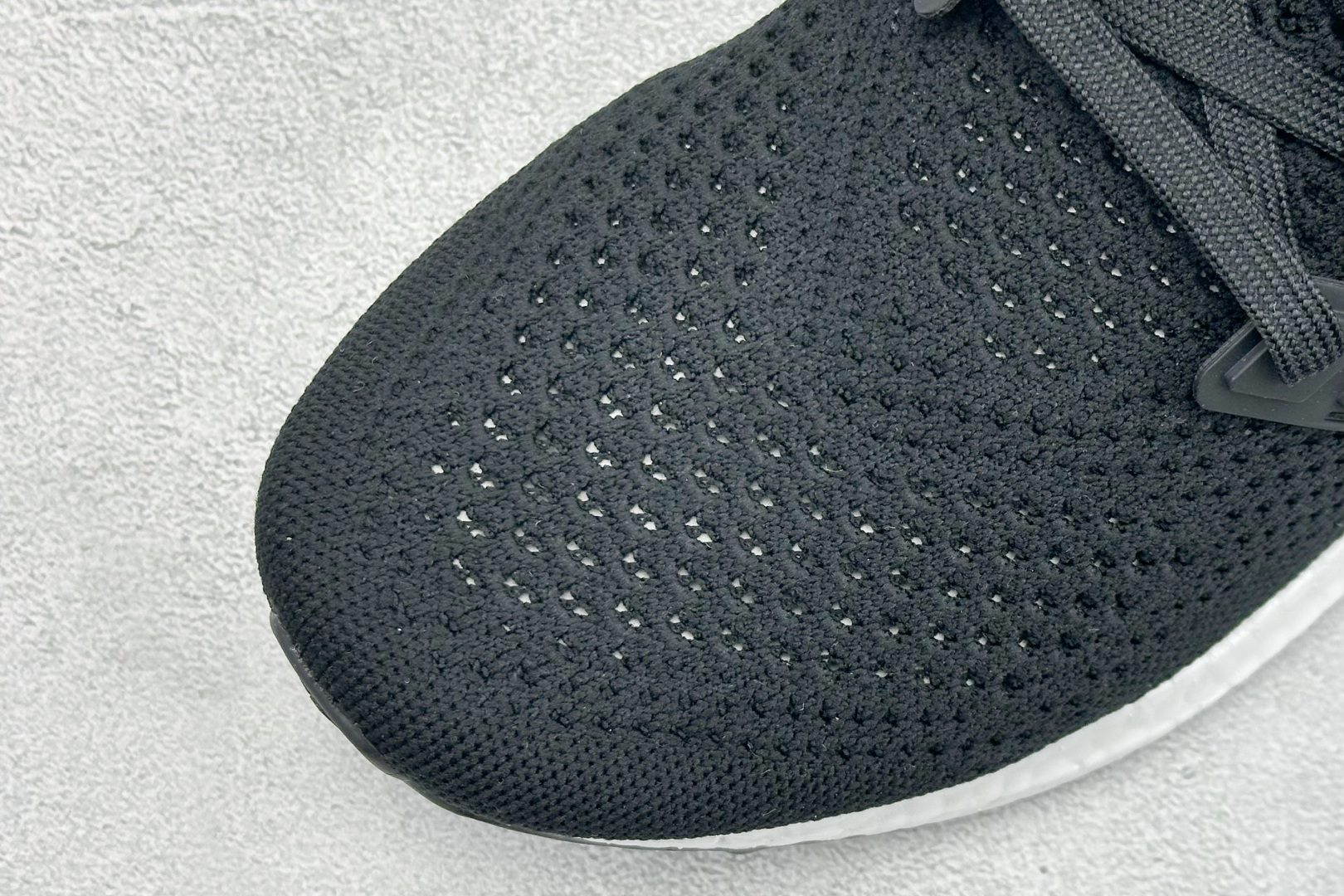 RS版Adidas Ultraboost 阿迪达斯 耐磨缓震休闲运动跑鞋 采用网材搭配反光皮革鞋面 配上