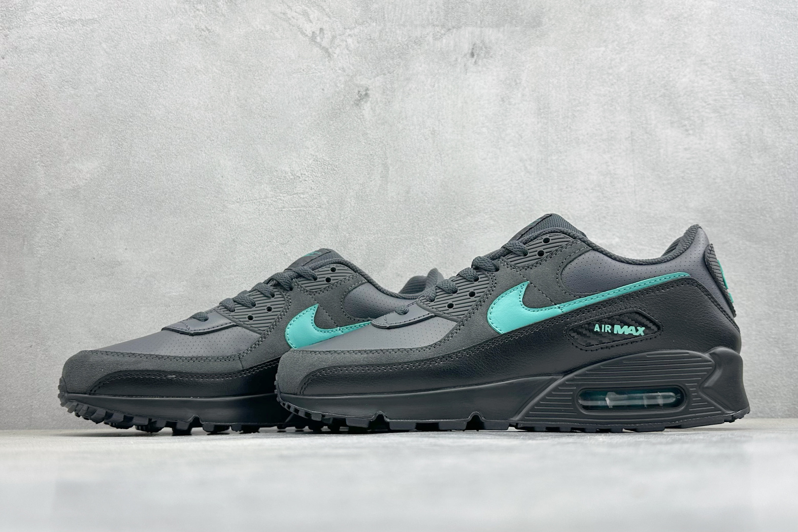 NIke Air 90小气垫运动鞋 融合经典设计线条和丰富材质 IF0670-002 NIke Air 90小气垫运动鞋 融合经典设计线条和丰富材质 IF0670-002