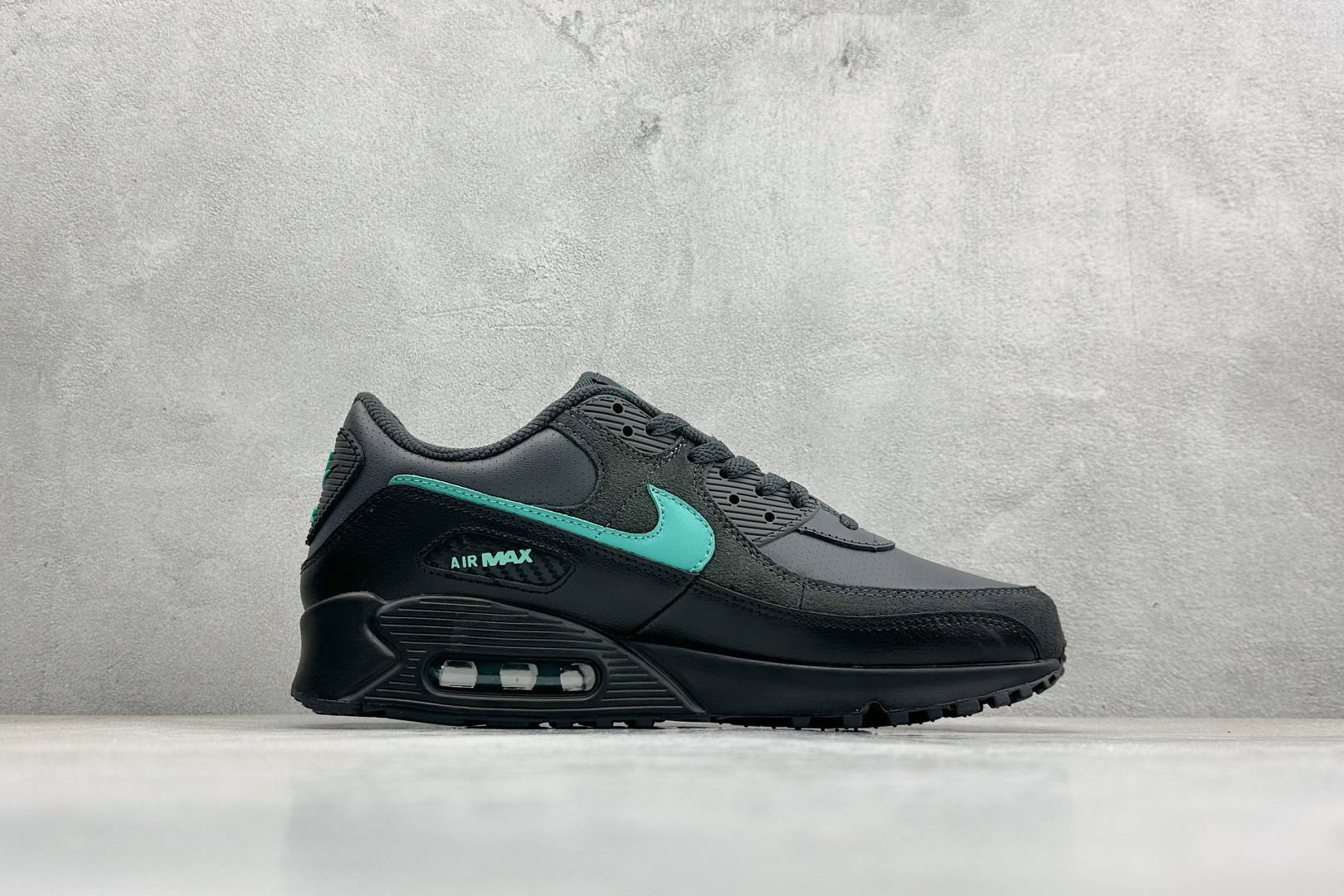 NIke Air 90小气垫运动鞋 融合经典设计线条和丰富材质 IF0670-002 NIke Air 90小气垫运动鞋 融合经典设计线条和丰富材质 IF0670-002