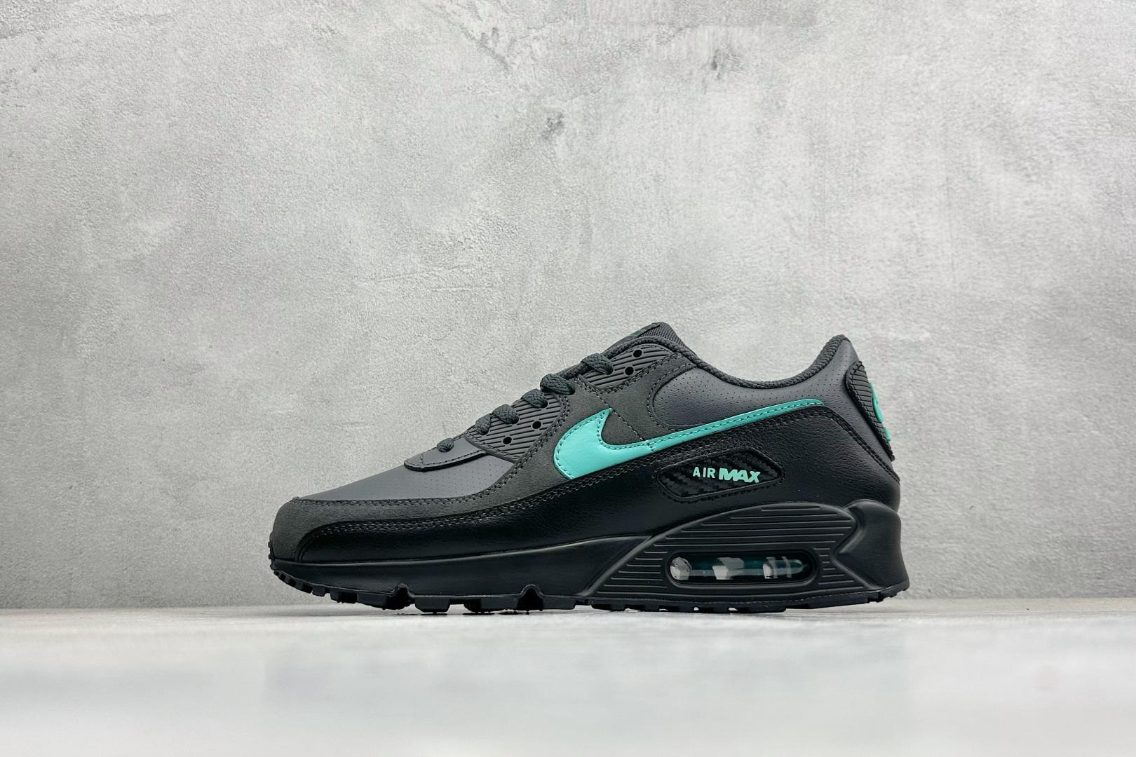 NIke Air 90小气垫运动鞋 融合经典设计线条和丰富材质 IF0670-002 NIke Air 90小气垫运动鞋 融合经典设计线条和丰富材质 IF0670-002