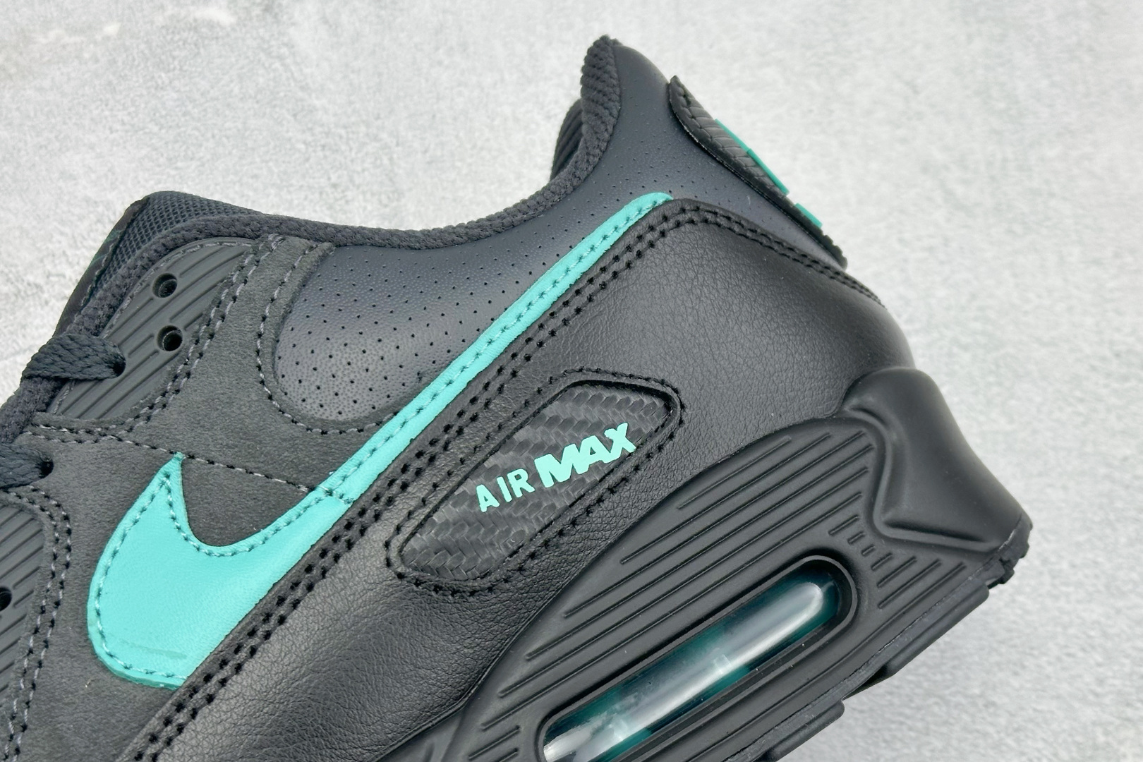 NIke Air 90小气垫运动鞋 融合经典设计线条和丰富材质 IF0670-002 NIke Air 90小气垫运动鞋 融合经典设计线条和丰富材质 IF0670-002