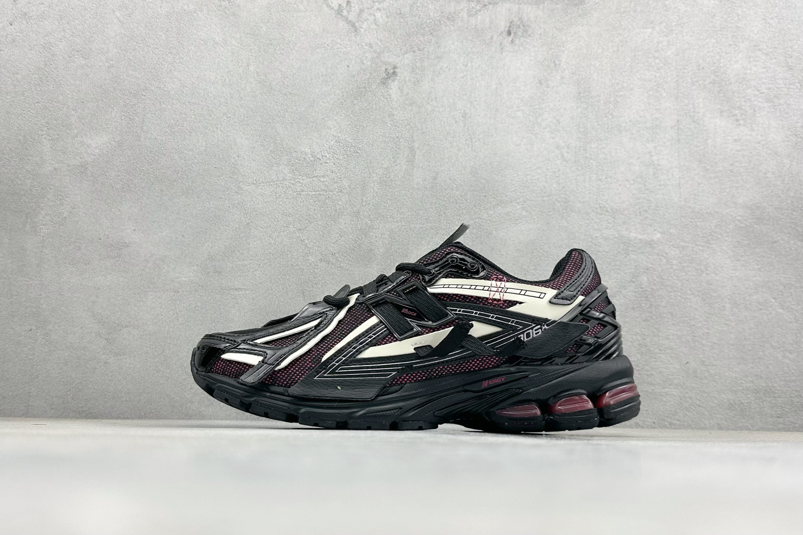 GS版New Balance M1906系列复古单品宝藏老爹鞋 U1906AD GS版New Balance M1906系列复古单品宝藏老爹鞋 U1906AD