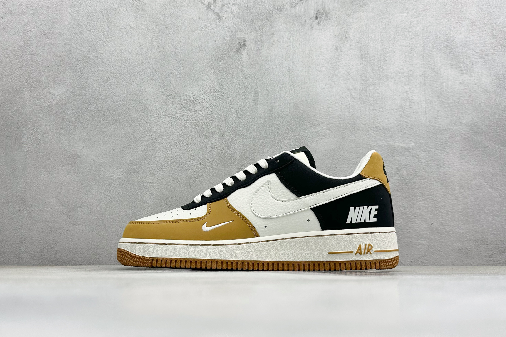 SC版Nike Air Force 1 Low 07 联名 空军一号低帮板鞋 IH0587-700 SC版Nike Air Force 1 Low 07 联名 空军一号低帮板鞋 IH0587-700