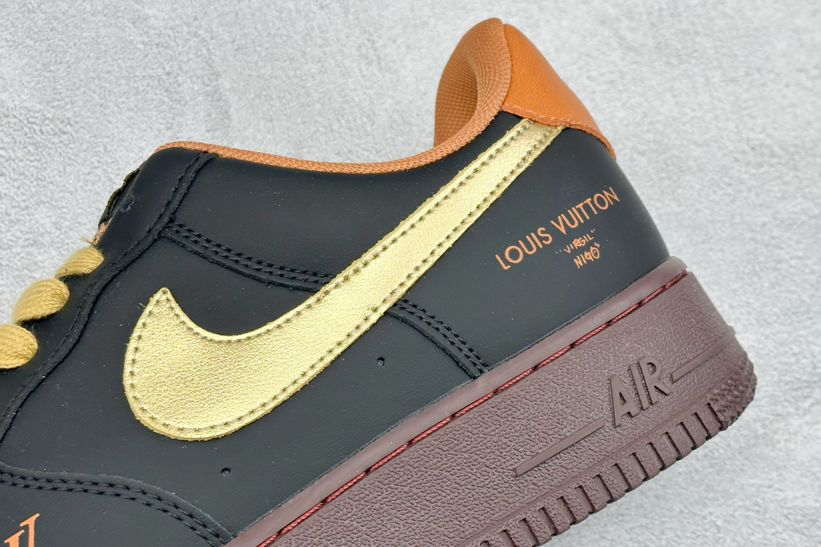 SC版NIke Air Force 1 '07 Low “马年限定--玄黑赤金” 空军一号低帮 FV3694-101 SC版NIke Air Force 1 '07 Low “马年限定--玄黑赤金” 空军一号低帮 FV3694-101
