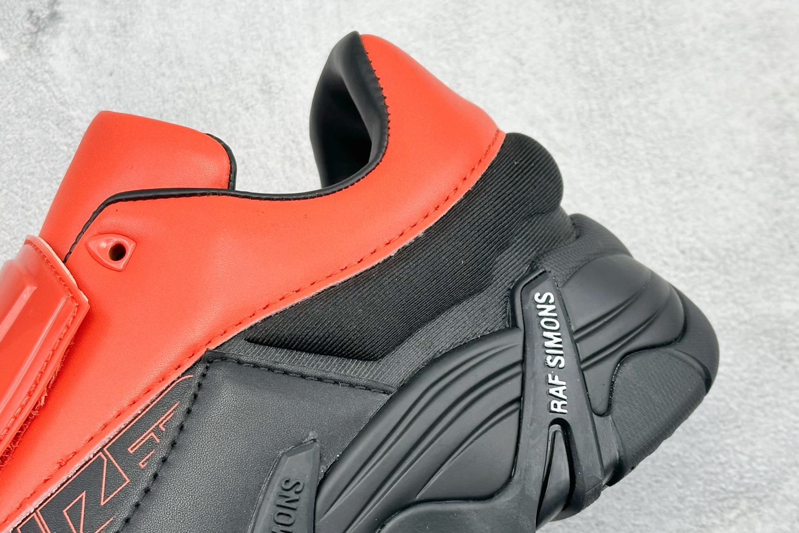 RAF SIMONS Antei 先锋潮流 复古低帮休闲鞋 HR740009L RAF SIMONS Antei 先锋潮流 复古低帮休闲鞋 HR740009L