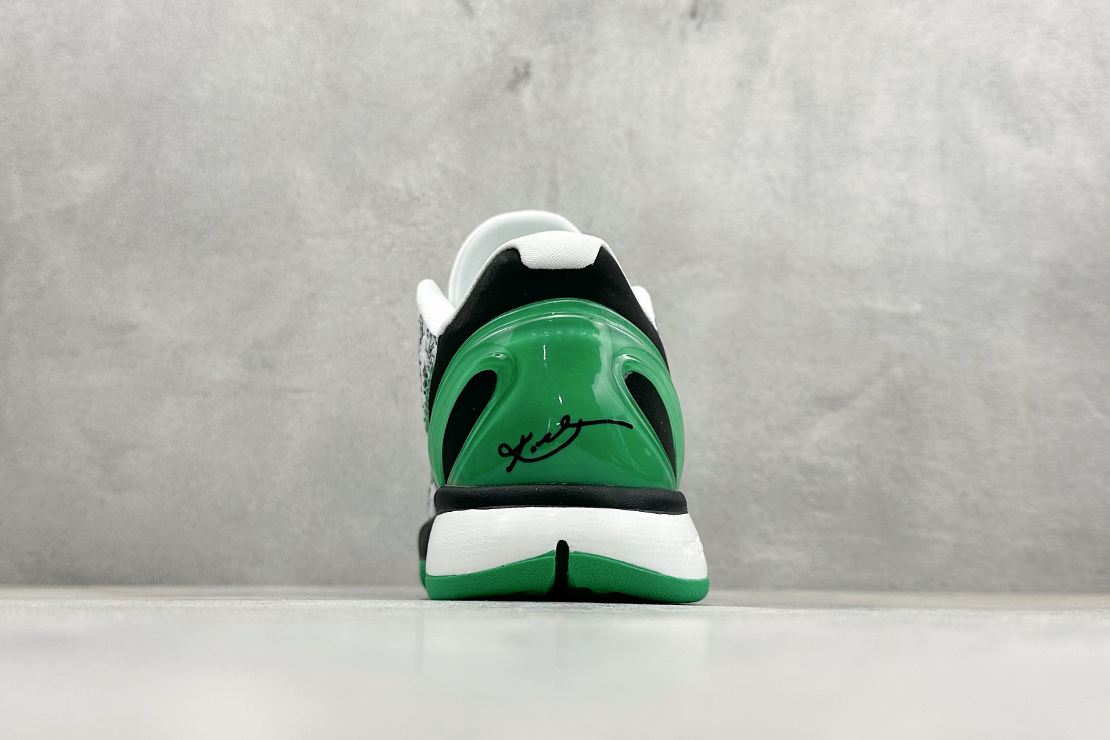 Nike Zoom Kobe VI 马年限定 CNY新年款 耐克 科比6代系列 低帮复刻实战运动低帮文化篮球鞋 CW2190-015 Nike Zoom Kobe VI 马年限定 CNY新年款 耐克 科比6代系列 低帮复刻实战运动低帮文化篮球鞋 CW2190-015