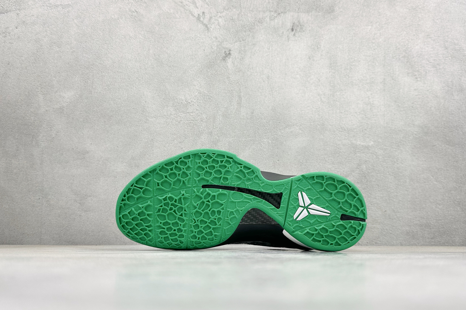 Nike Zoom Kobe VI 马年限定 CNY新年款 耐克 科比6代系列 低帮复刻实战运动低帮文化篮球鞋 CW2190-015 Nike Zoom Kobe VI 马年限定 CNY新年款 耐克 科比6代系列 低帮复刻实战运动低帮文化篮球鞋 CW2190-015