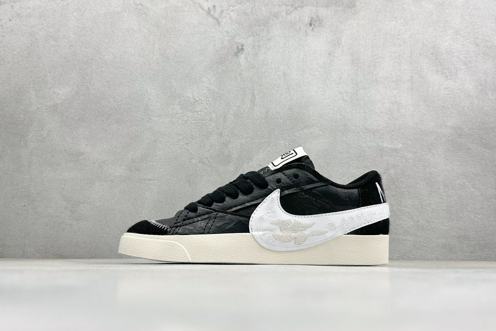 Nike Blazer Low ’77 Jumbo 原装配色 马年限定 开拓者板鞋 MN2026-001 Nike Blazer Low ’77 Jumbo 原装配色 马年限定 开拓者板鞋 MN2026-001