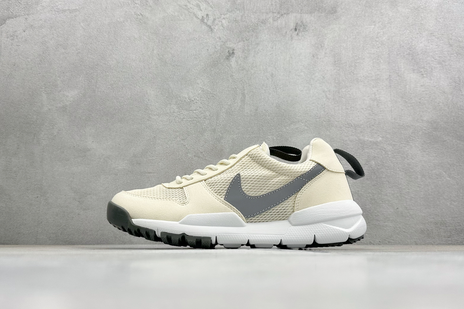 Tom Sachs x NK Craft Mars Yard 2.0 全新新标版本 AA2261-200 Tom Sachs x NK Craft Mars Yard 2.0 全新新标版本 AA2261-200