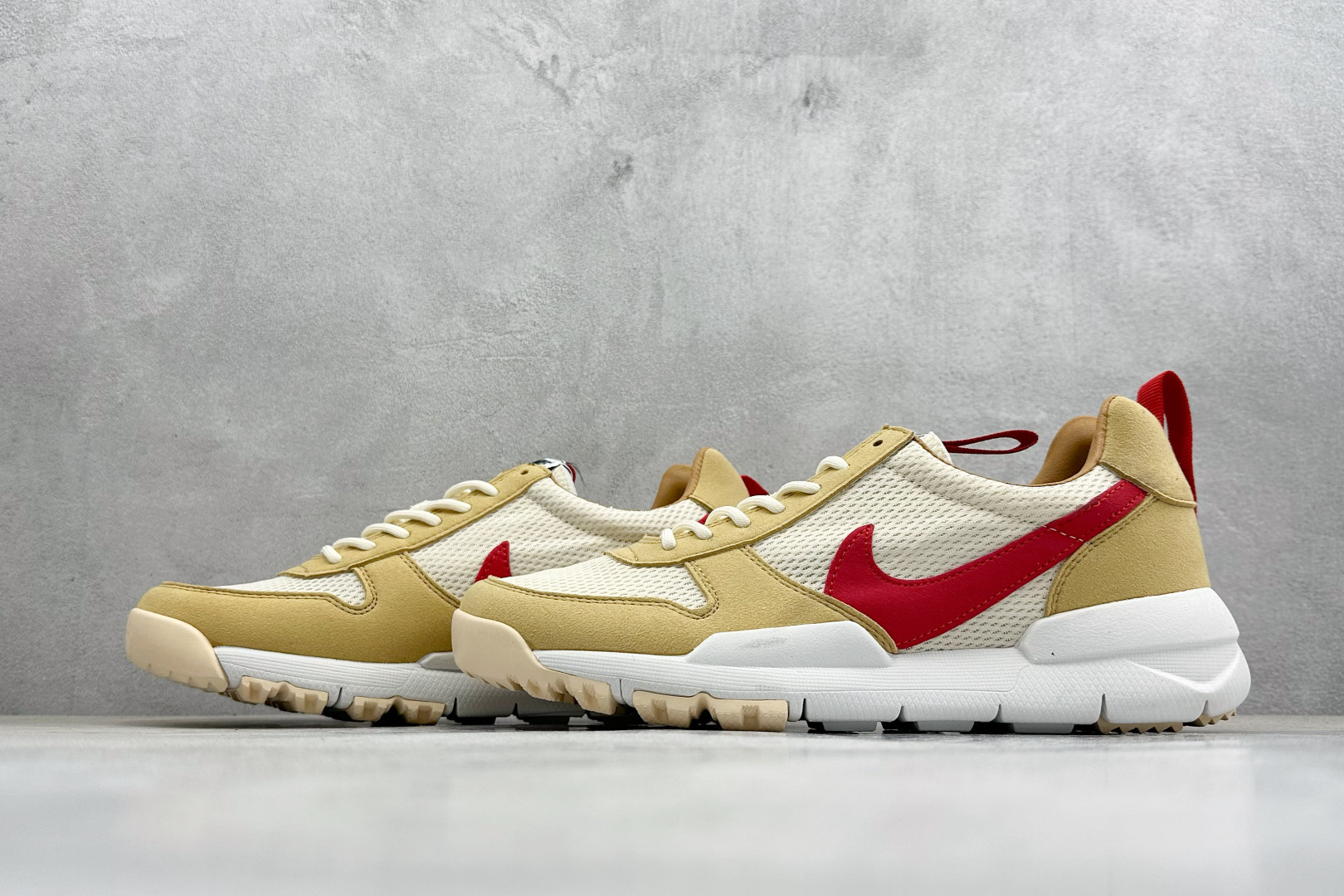 Tom Sachs x NK Craft Mars Yard 2.0 全新新标版本 AA2261-100 Tom Sachs x NK Craft Mars Yard 2.0 全新新标版本 AA2261-100