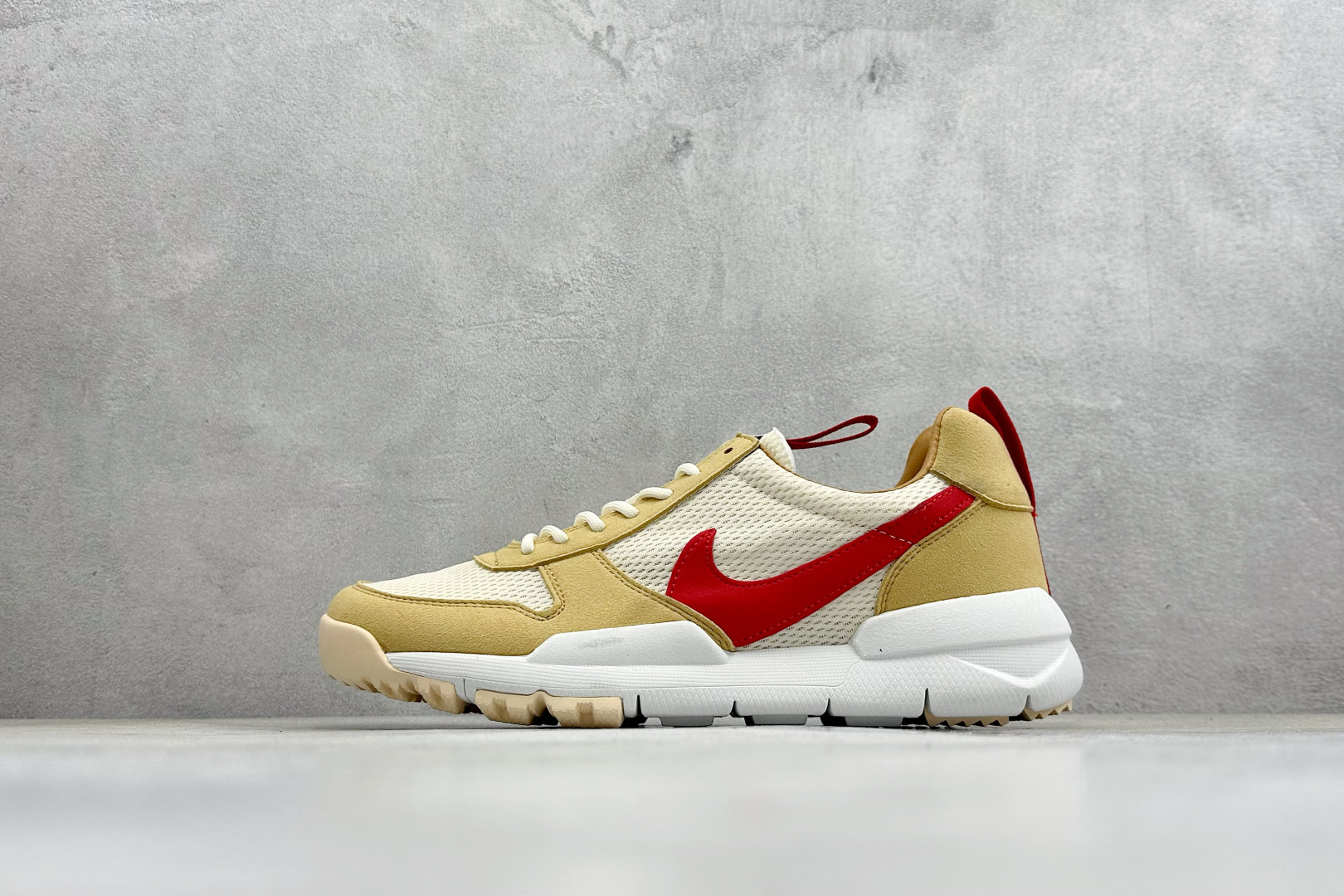 Tom Sachs x NK Craft Mars Yard 2.0 全新新标版本 AA2261-100 Tom Sachs x NK Craft Mars Yard 2.0 全新新标版本 AA2261-100