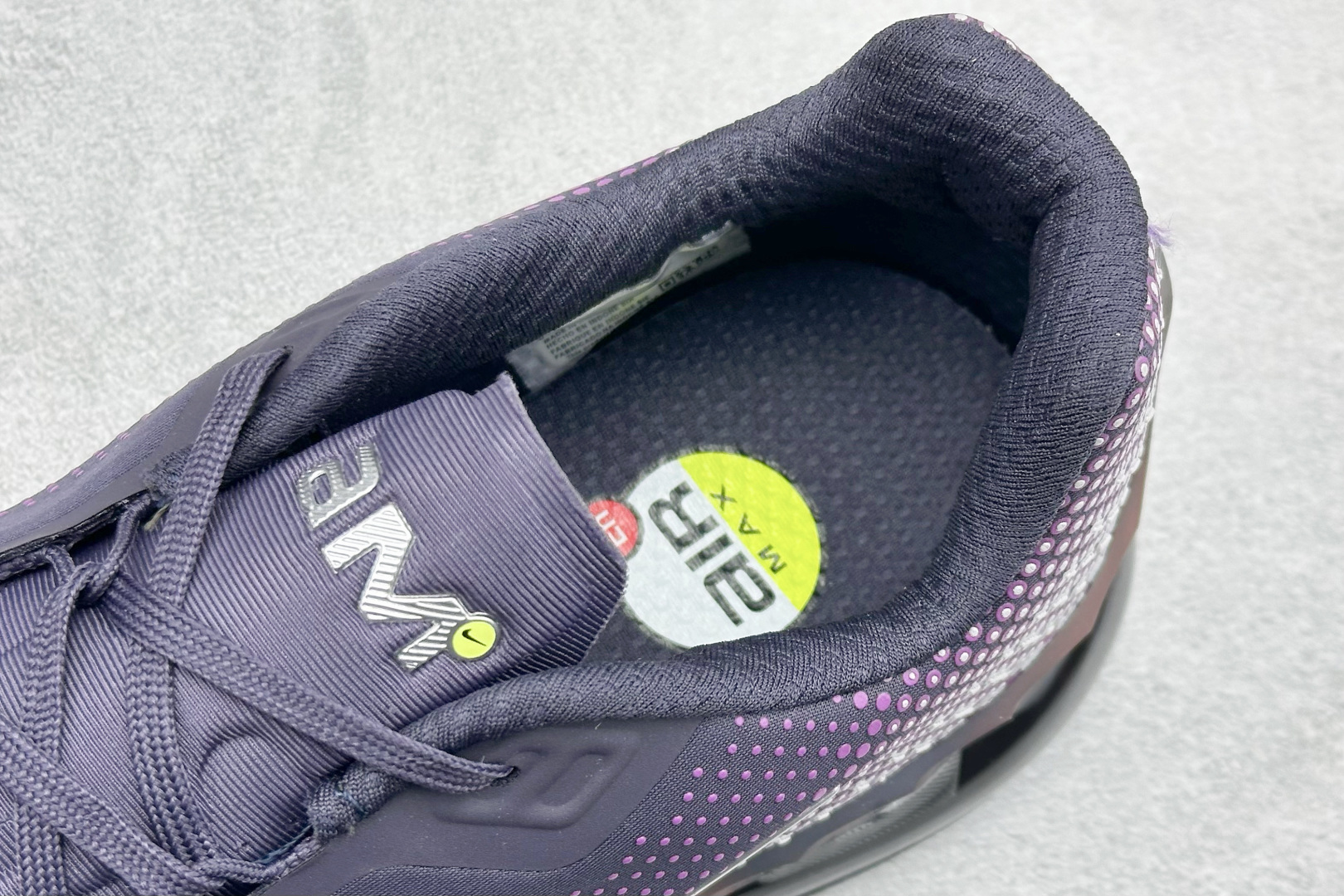 Nike Air Phoenix 复古子弹气垫运动跑步鞋 FZ5307-500