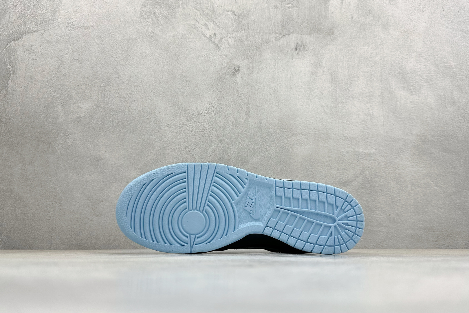 280 街头顶流联名炸场!Nike SB Dunk Low × Stüssy 斯图西联名 JP2026-105-Chinese UA Cheap High Quatity Brand Clothes Bags handbags Sneakers wholesale wholesaler seller from China Factory suppliers Fashion Clothing Shoes best Quality Beautiful Price 280 街头顶流联名炸场!Nike SB Dunk Low × Stüssy 斯图西联名 JP2026-105