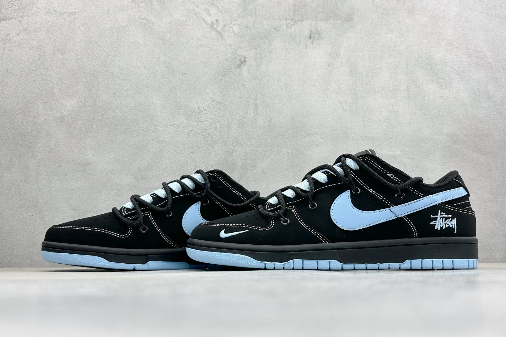 280 街头顶流联名炸场!Nike SB Dunk Low × Stüssy 斯图西联名 JP2026-105-Chinese UA Cheap High Quatity Brand Clothes Bags handbags Sneakers wholesale wholesaler seller from China Factory suppliers Fashion Clothing Shoes best Quality Beautiful Price 280 街头顶流联名炸场!Nike SB Dunk Low × Stüssy 斯图西联名 JP2026-105