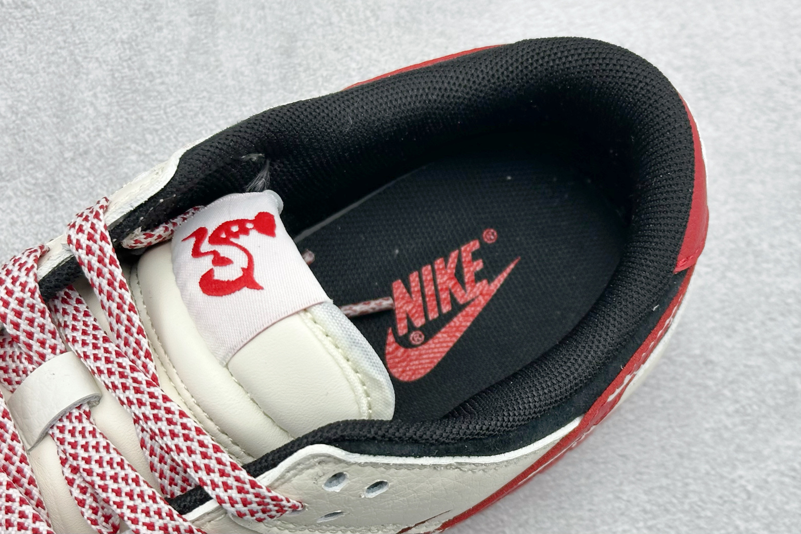 Nike SB Dunk Low 马年限定款 高端定制 低帮休闲板鞋 FC1688-244 Nike SB Dunk Low 马年限定款 高端定制 低帮休闲板鞋 FC1688-244
