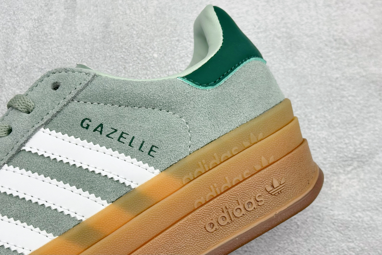 FX版Adidas Originals Gazelle Bold 三叶草厚底休闲防滑耐磨低帮板鞋 ID6998 FX版Adidas Originals Gazelle Bold 三叶草厚底休闲防滑耐磨低帮板鞋 ID6998