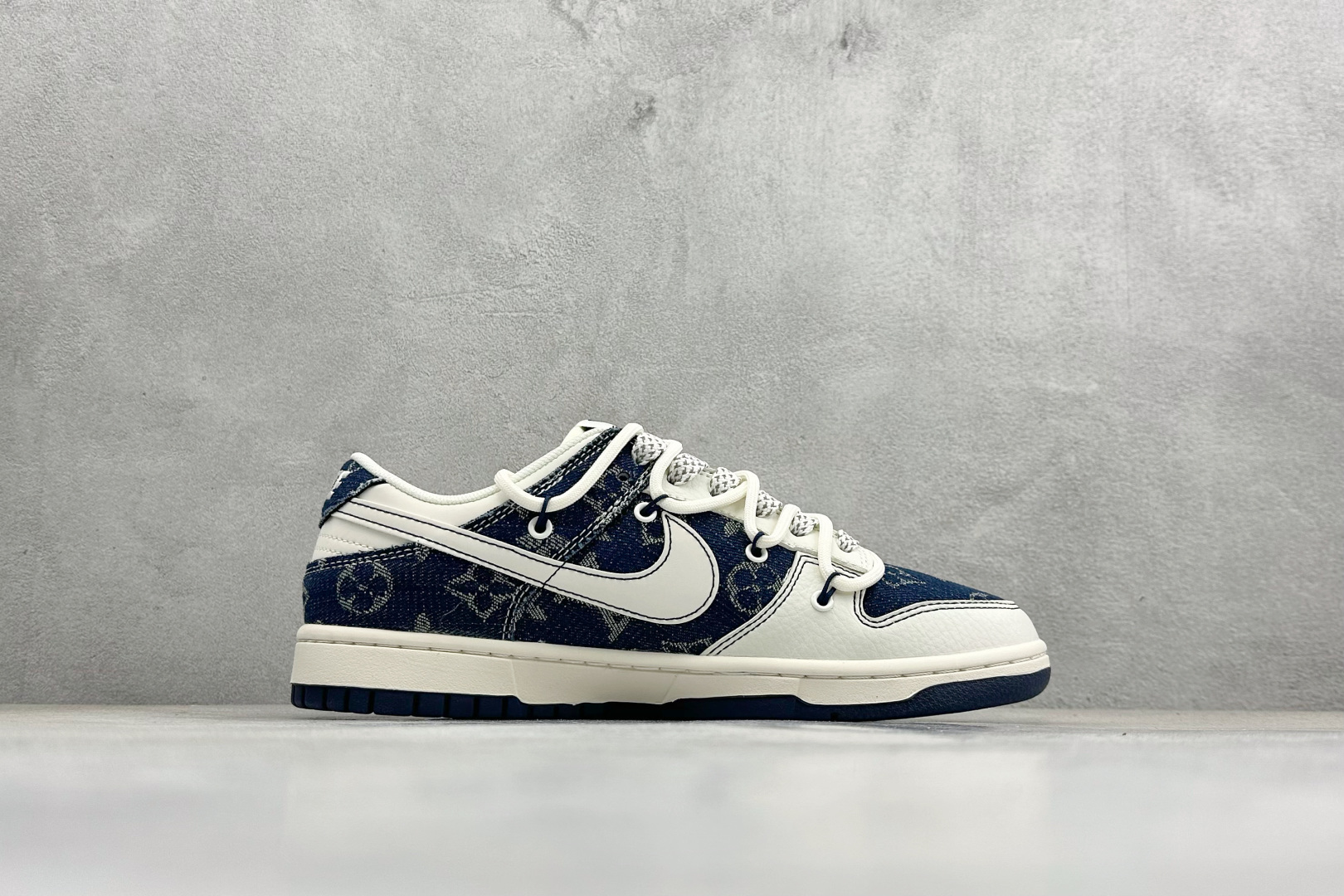 XC版Nike SB Dunk Low 单宁牛仔老花 绑带 高端定制 低帮休闲板鞋 YX5066-397 XC版Nike SB Dunk Low 单宁牛仔老花 绑带 高端定制 低帮休闲板鞋 YX5066-397