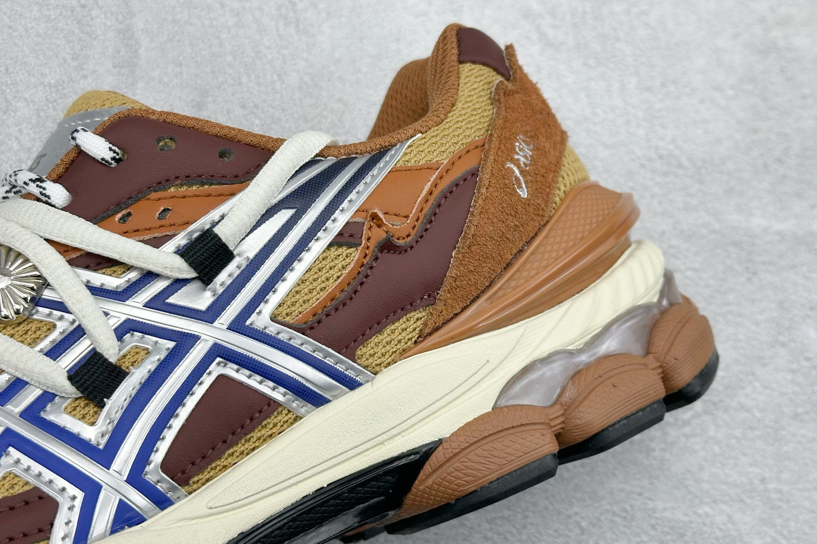 Asics Gel-Cumulus 16 亚瑟士复古透气休闲缓震耐磨跑步鞋 1203A838-200 Asics Gel-Cumulus 16 亚瑟士复古透气休闲缓震耐磨跑步鞋 1203A838-200