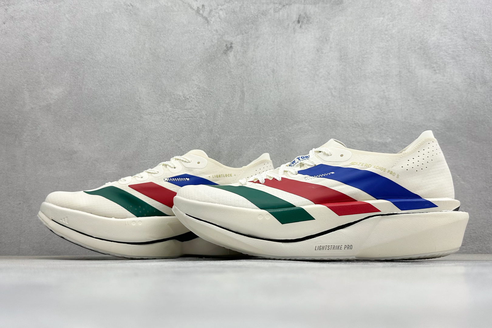 Adidas ADIZERO ADIOS 5 M 马拉松竞速专业跑鞋 CELERMESH针织网面非常轻薄 K18296 Adidas ADIZERO ADIOS 5 M 马拉松竞速专业跑鞋 CELERMESH针织网面非常轻薄 K18296