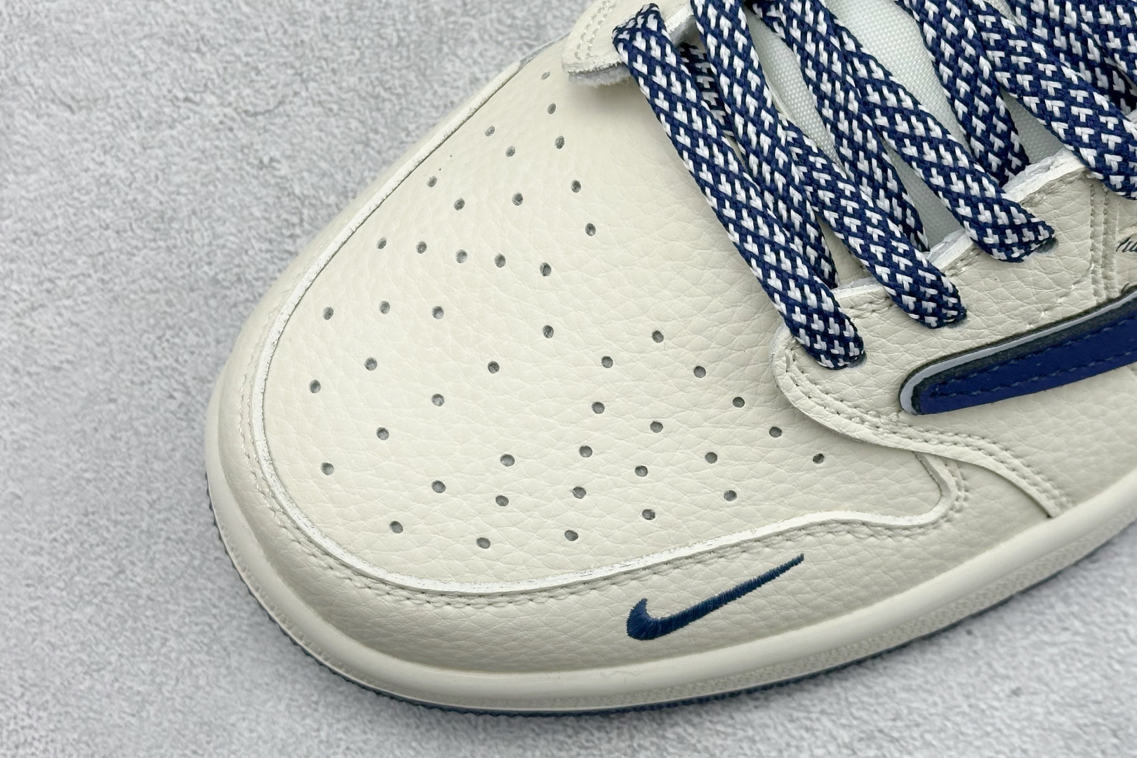 Air Jordan 1 Low AJ1 乔1联名款 高端定制 低帮休闲板鞋 米白鞋 LD2028-065 Air Jordan 1 Low AJ1 乔1联名款 高端定制 低帮休闲板鞋 米白鞋 LD2028-065
