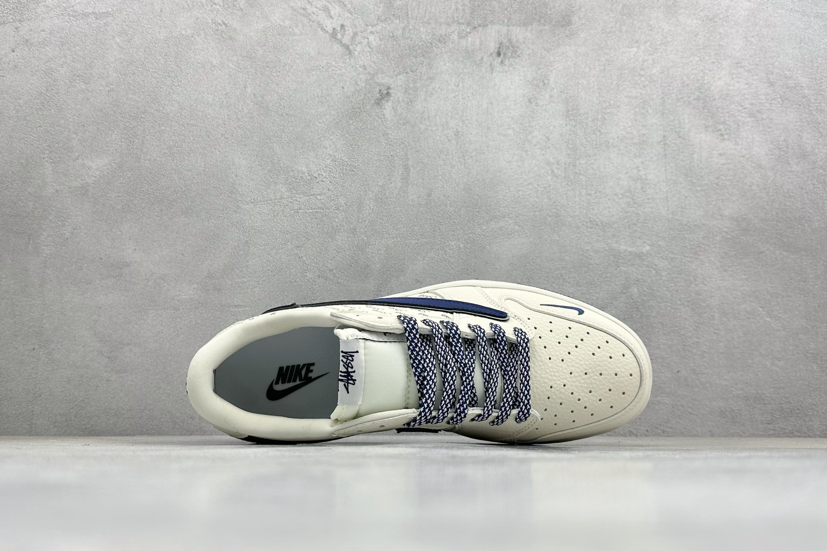 Air Jordan 1 Low AJ1 乔1联名款 高端定制 低帮休闲板鞋 米白鞋 LD2028-065 Air Jordan 1 Low AJ1 乔1联名款 高端定制 低帮休闲板鞋 米白鞋 LD2028-065