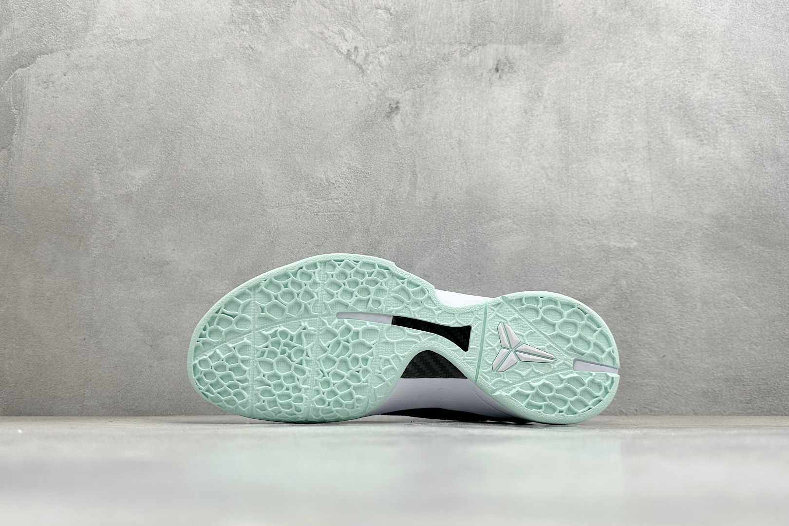 Nike Zoom Kobe VI 马年限定 CNY新年款 耐克 科比6代系列 低帮复刻实战运动低帮文化篮球鞋 CW2190-022 Nike Zoom Kobe VI 马年限定 CNY新年款 耐克 科比6代系列 低帮复刻实战运动低帮文化篮球鞋 CW2190-022