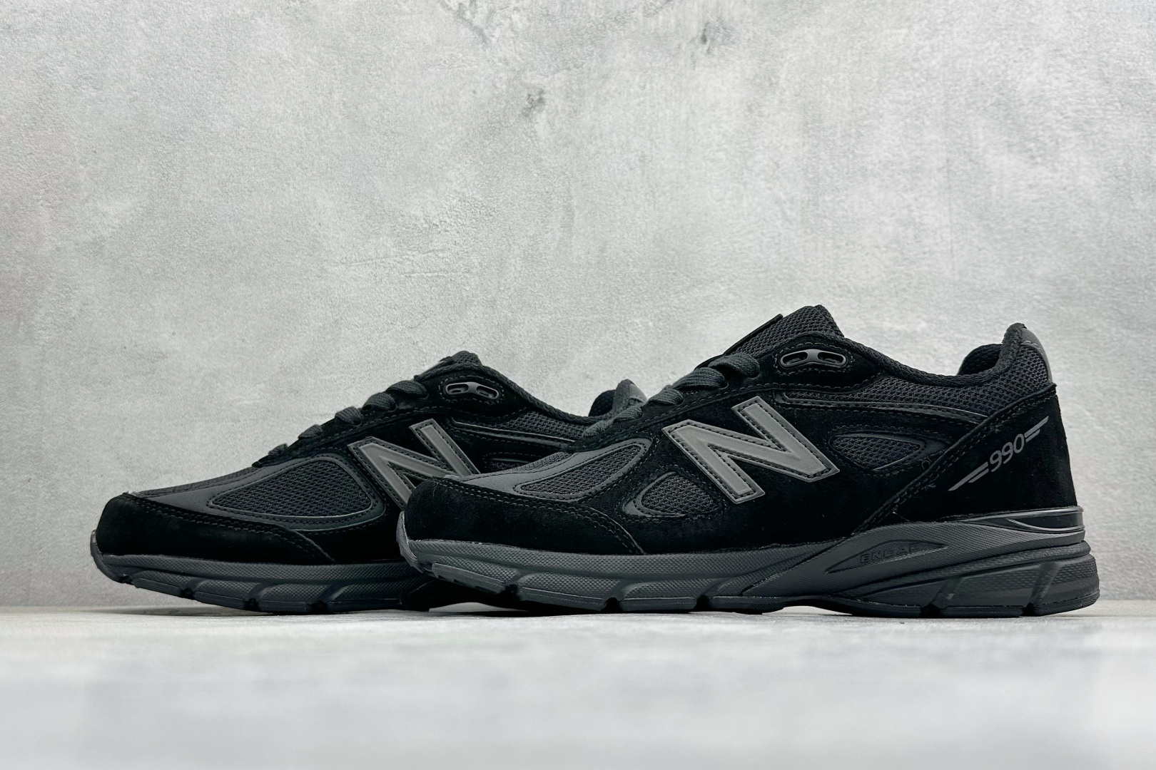 DS版New Balance 新百伦 990V4系列联名款复古休闲跑步鞋 M990BB4 DS版New Balance 新百伦 990V4系列联名款复古休闲跑步鞋 M990BB4