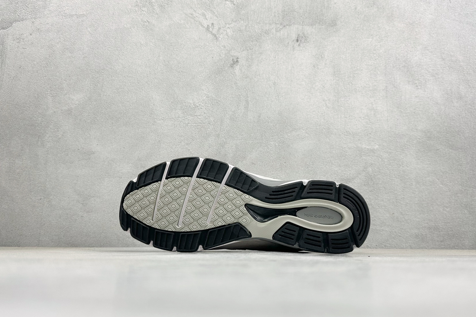 DS版New Balance 新百伦 990V4系列联名款复古休闲跑步鞋 M990VS4 DS版New Balance 新百伦 990V4系列联名款复古休闲跑步鞋 M990VS4