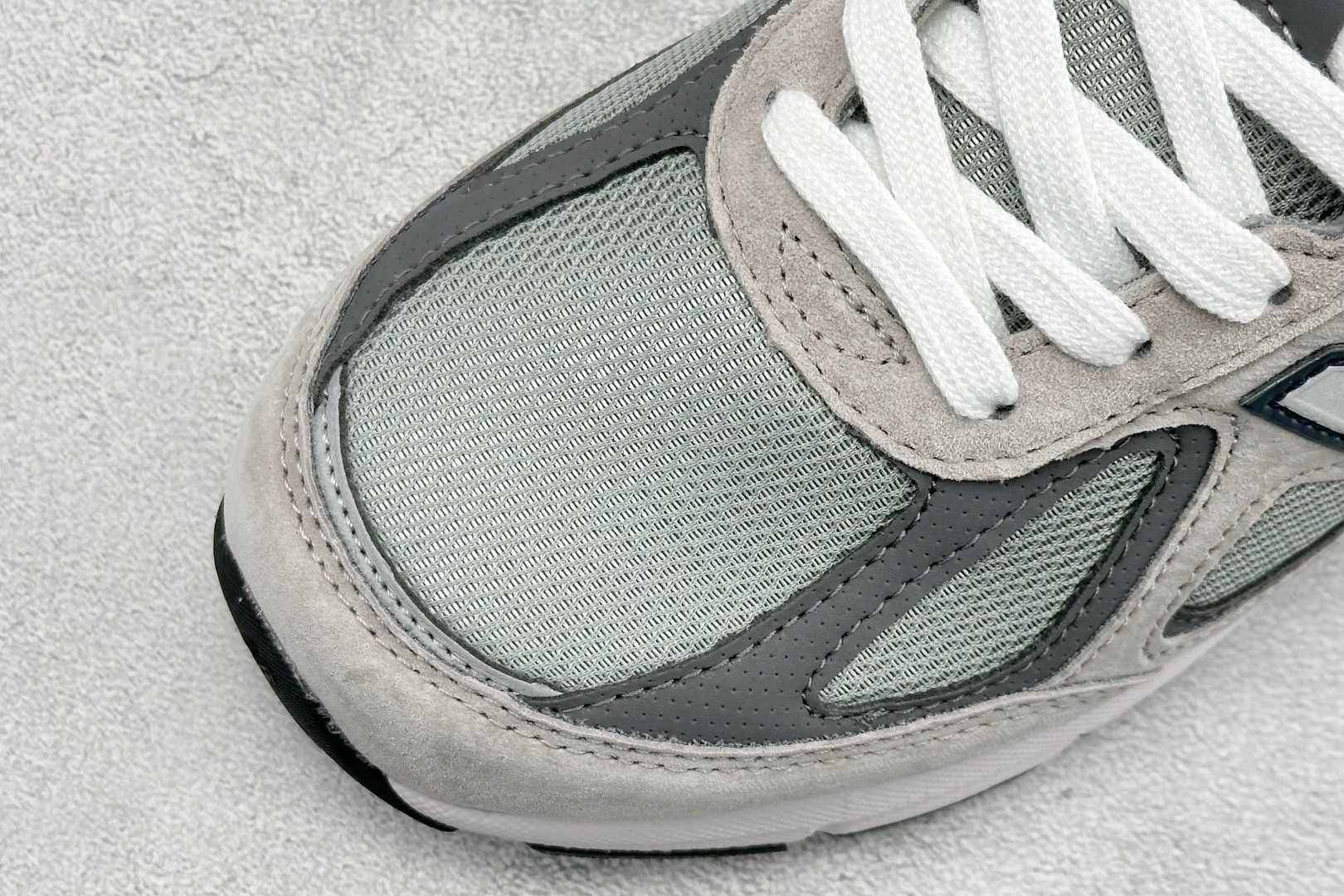 DS版New Balance 新百伦 990V4系列联名款复古休闲跑步鞋 M990VS4 DS版New Balance 新百伦 990V4系列联名款复古休闲跑步鞋 M990VS4