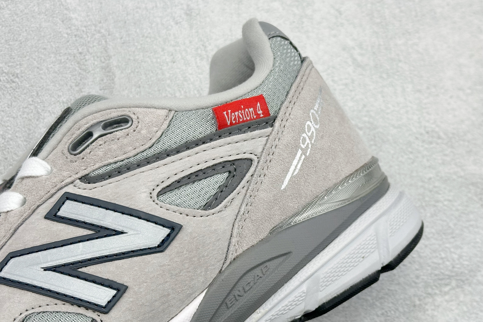 DS版New Balance 新百伦 990V4系列联名款复古休闲跑步鞋 M990VS4 DS版New Balance 新百伦 990V4系列联名款复古休闲跑步鞋 M990VS4