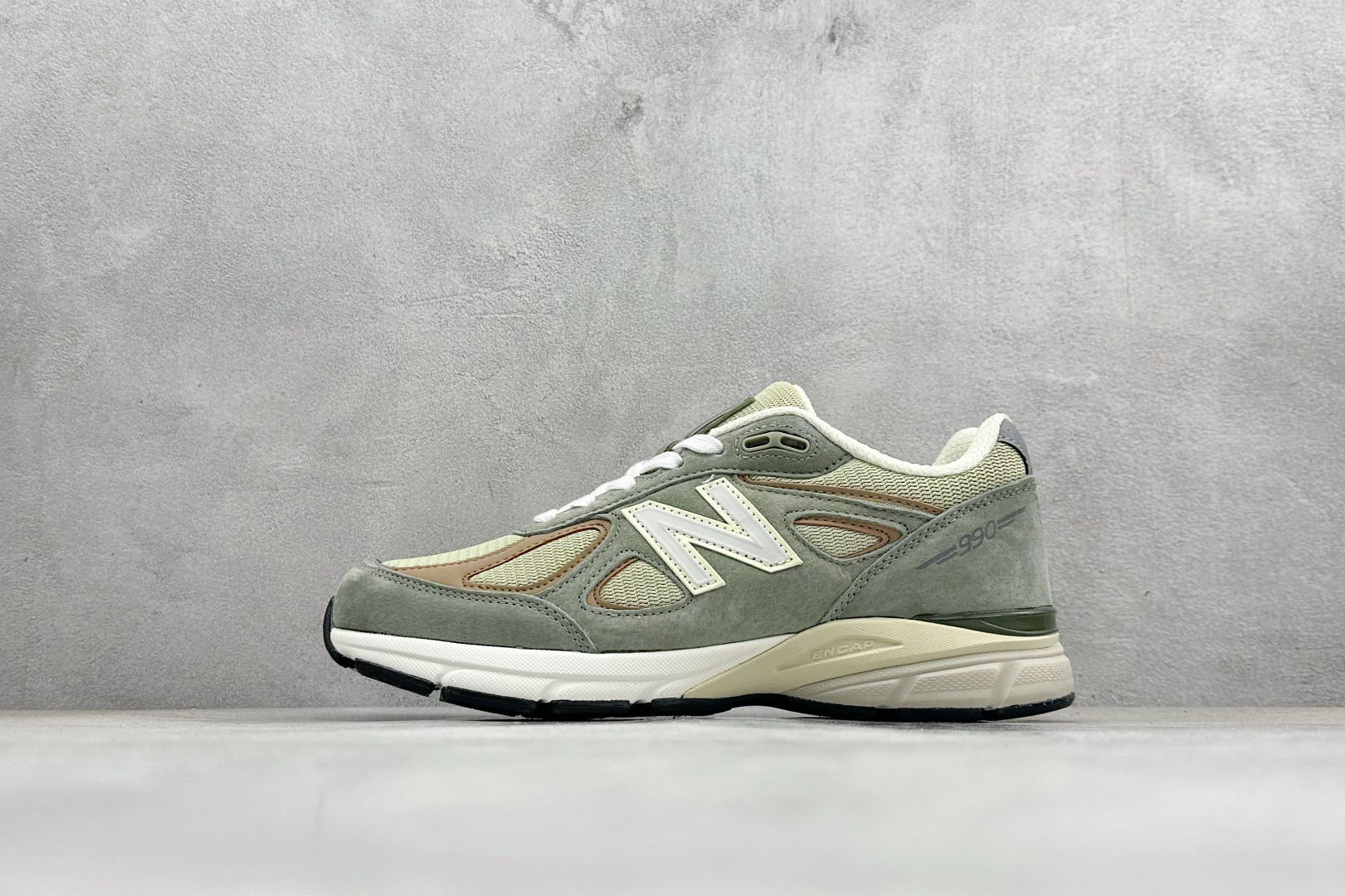 DS版New Balance 新百伦 990V4系列联名款复古休闲跑步鞋 M990GT4 DS版New Balance 新百伦 990V4系列联名款复古休闲跑步鞋 M990GT4