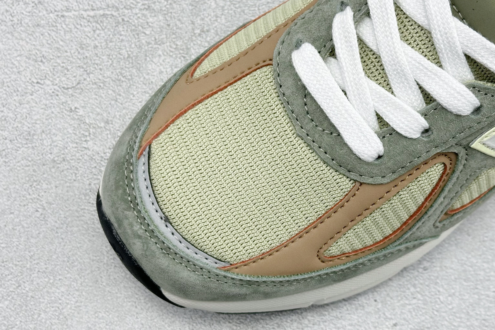 DS版New Balance 新百伦 990V4系列联名款复古休闲跑步鞋 M990GT4 DS版New Balance 新百伦 990V4系列联名款复古休闲跑步鞋 M990GT4