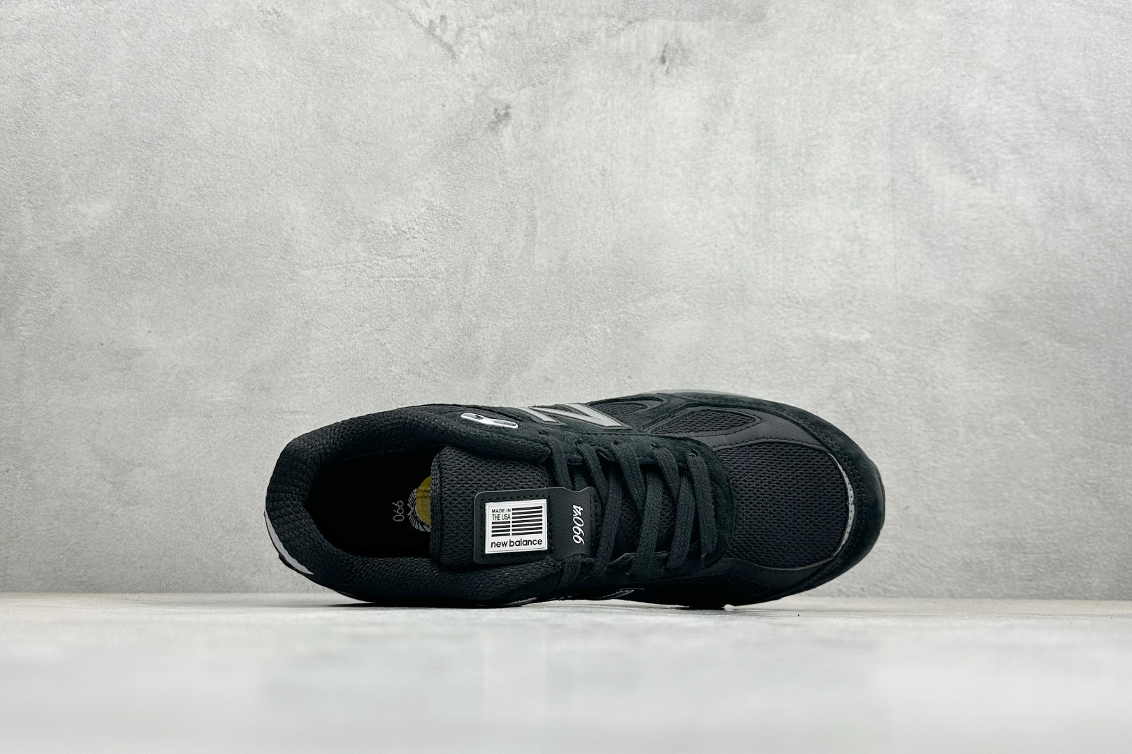 DS版New Balance 新百伦 990V4系列联名款复古休闲跑步鞋 M990BK4 DS版New Balance 新百伦 990V4系列联名款复古休闲跑步鞋 M990BK4