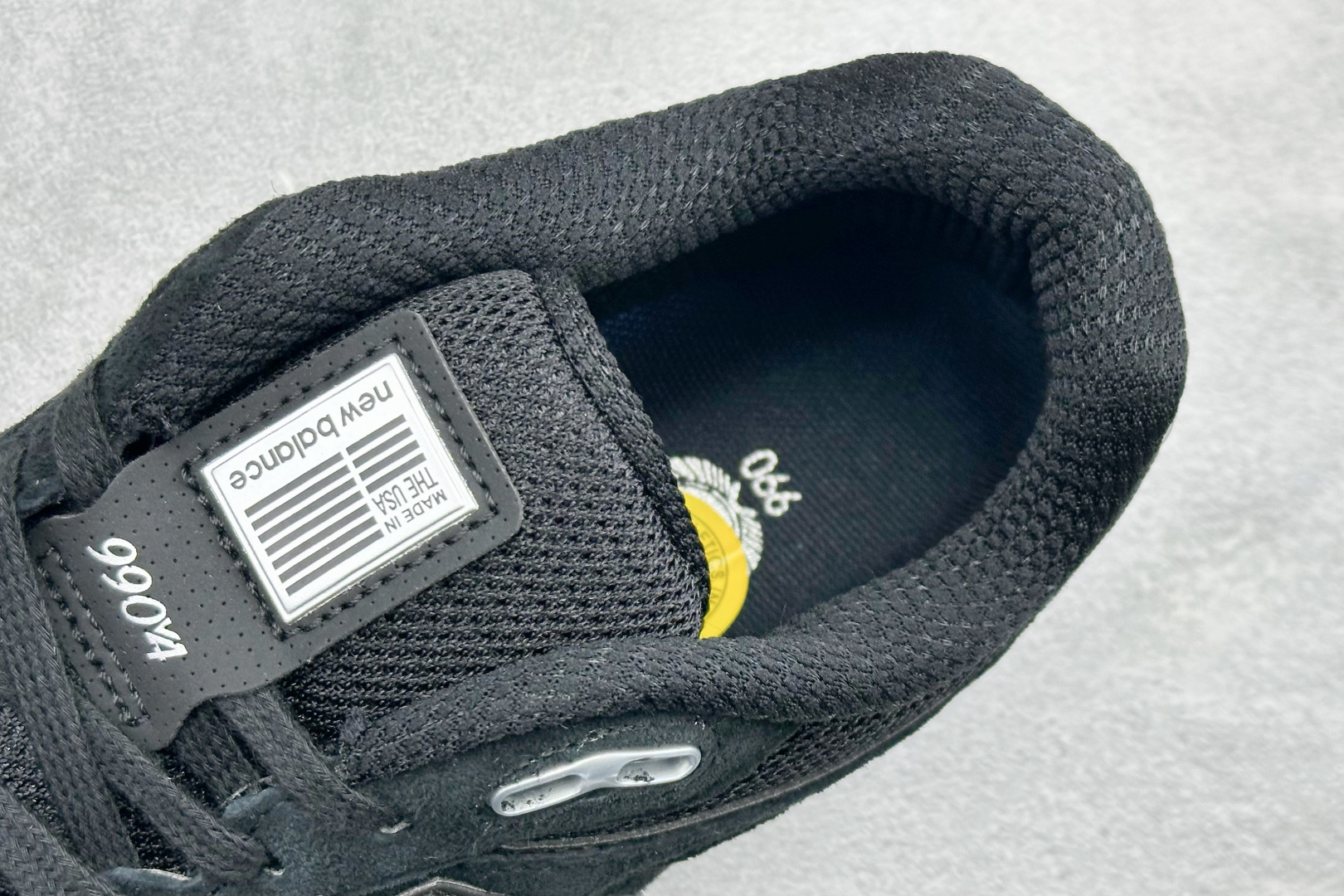 DS版New Balance 新百伦 990V4系列联名款复古休闲跑步鞋 M990BK4 DS版New Balance 新百伦 990V4系列联名款复古休闲跑步鞋 M990BK4