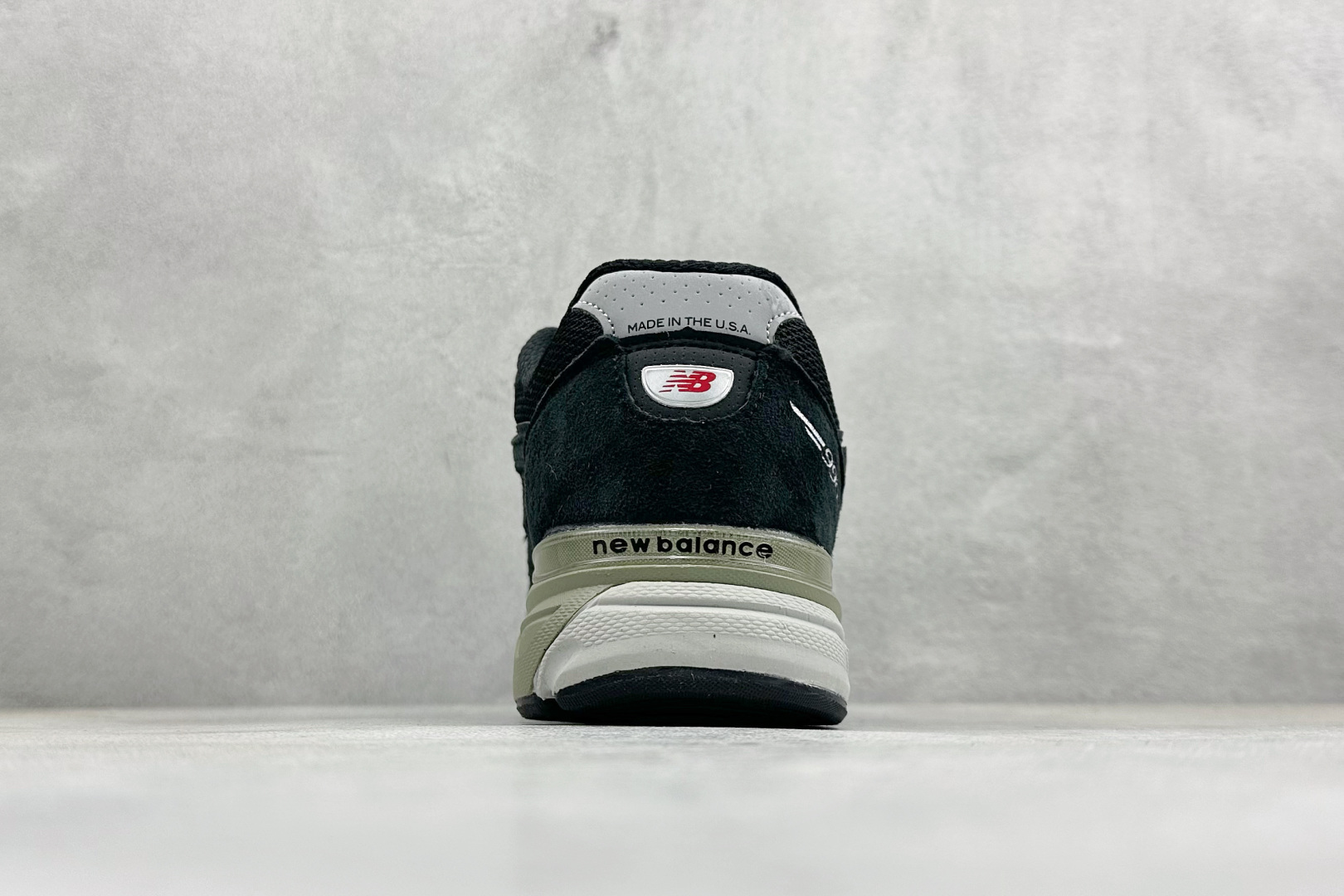 DS版New Balance 新百伦 990V4系列联名款复古休闲跑步鞋 M990BK4 DS版New Balance 新百伦 990V4系列联名款复古休闲跑步鞋 M990BK4