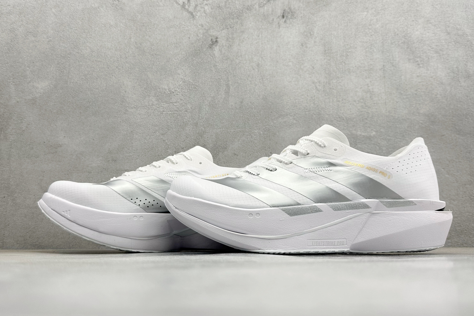 TY版Adidas ADIZERO ADIOS 5 M 马拉松竞速专业跑鞋 K18228 TY版Adidas ADIZERO ADIOS 5 M 马拉松竞速专业跑鞋 K18228