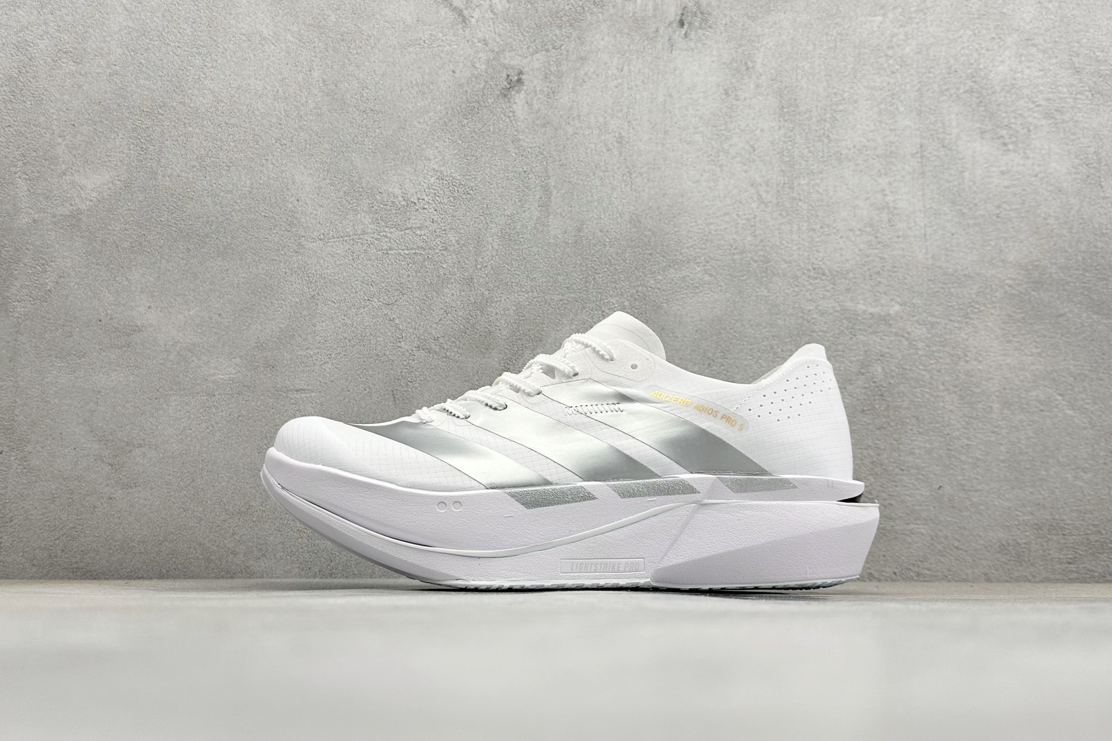 TY版Adidas ADIZERO ADIOS 5 M 马拉松竞速专业跑鞋 K18228 TY版Adidas ADIZERO ADIOS 5 M 马拉松竞速专业跑鞋 K18228