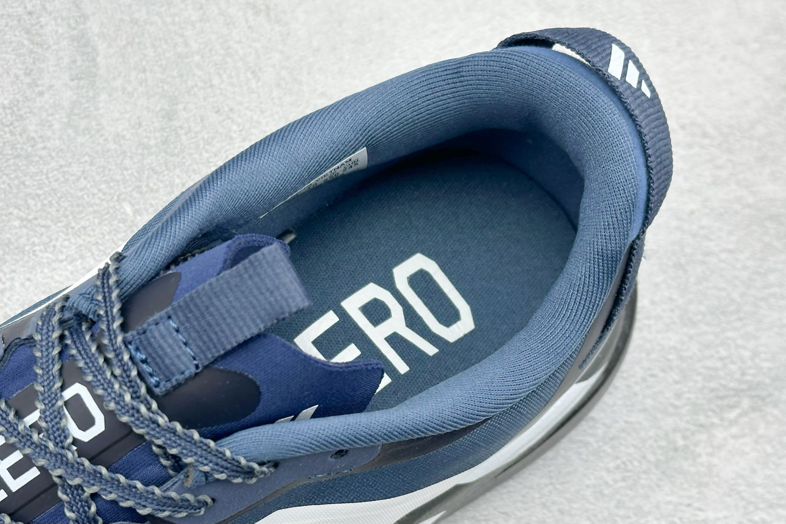 TY版AD ADIZERO EVO SL ATR 阿迪超轻透气缓震跑鞋 KK0355 TY版AD ADIZERO EVO SL ATR 阿迪超轻透气缓震跑鞋 KK0355