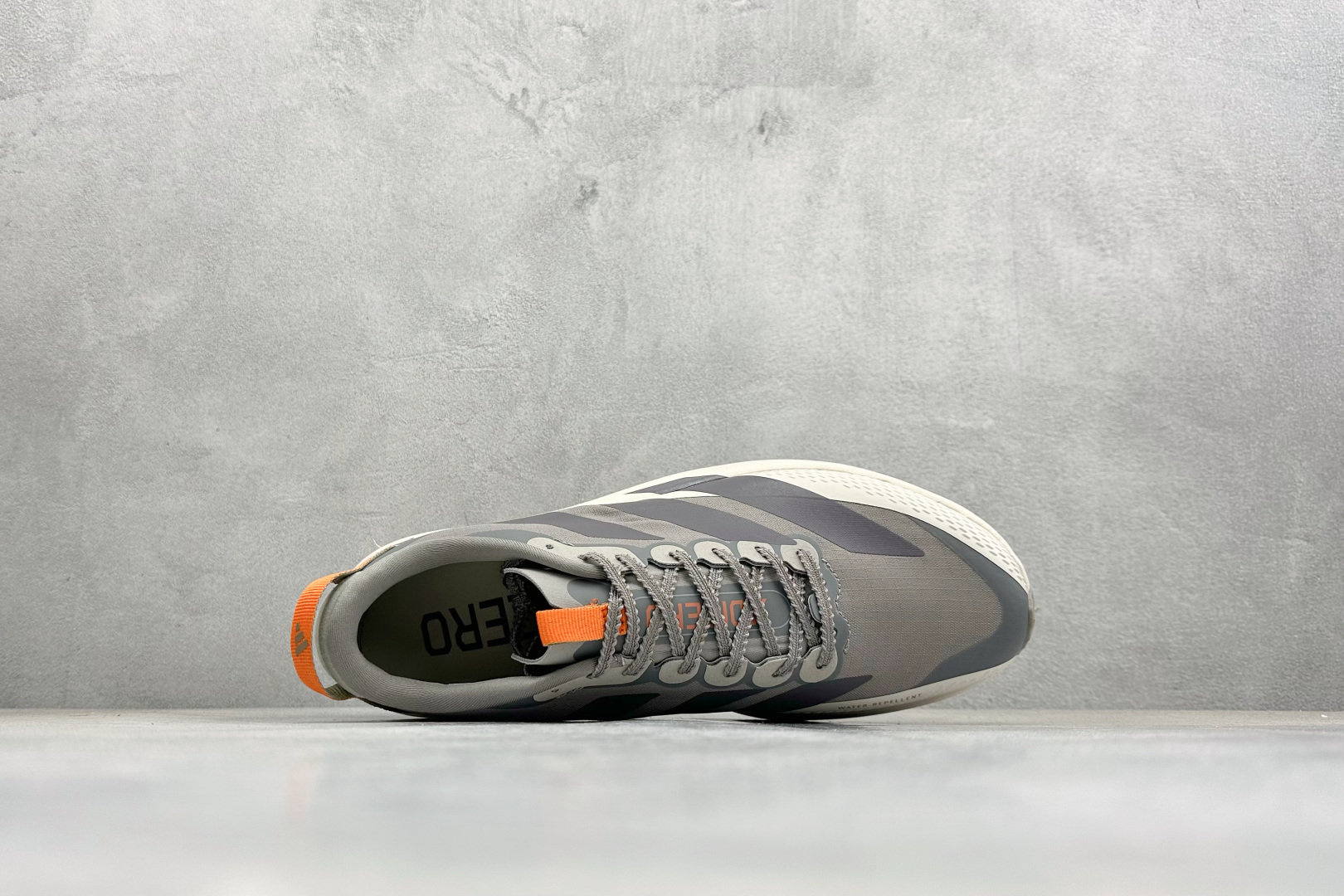 TY版AD ADIZERO EVO SL ATR 阿迪超轻透气缓震跑鞋 KK2720 TY版AD ADIZERO EVO SL ATR 阿迪超轻透气缓震跑鞋 KK2720