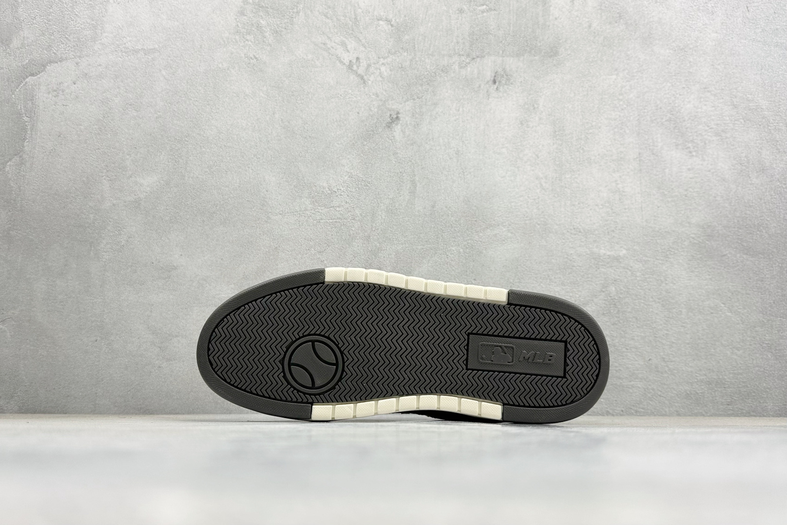 NY平台订单 MLB Chunky Runner Basic 纽约洋基队学长鞋二代扣系列低帮老爹风轻量增高厚底百搭休闲运动板鞋 3ASXH015N NY平台订单 MLB Chunky Runner Basic 纽约洋基队学长鞋二代扣系列低帮老爹风轻量增高厚底百搭休闲运动板鞋 3ASXH015N