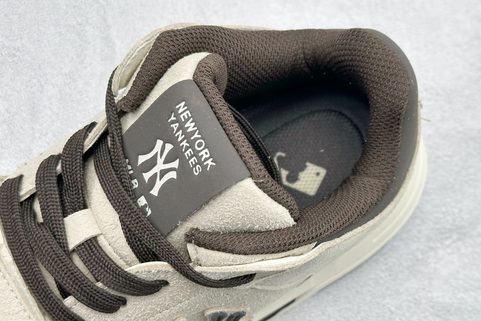 NY平台订单 MLB Chunky Runner Basic 纽约洋基队学长鞋二代扣系列低帮老爹风轻量增高厚底百搭休闲运动板鞋 3ASXH015N NY平台订单 MLB Chunky Runner Basic 纽约洋基队学长鞋二代扣系列低帮老爹风轻量增高厚底百搭休闲运动板鞋 3ASXH015N