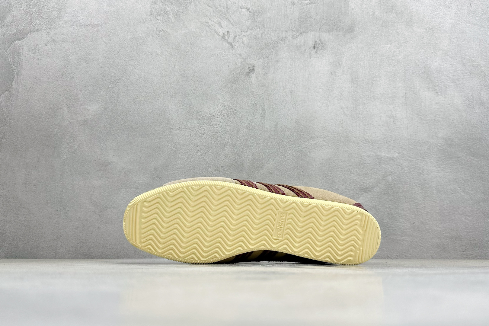 DS版Wales Bonner x adidas originals JAPAN 复古绒面皮革防滑耐磨轻便低帮休闲跑步鞋 GY5750 DS版Wales Bonner x adidas originals JAPAN 复古绒面皮革防滑耐磨轻便低帮休闲跑步鞋 GY5750