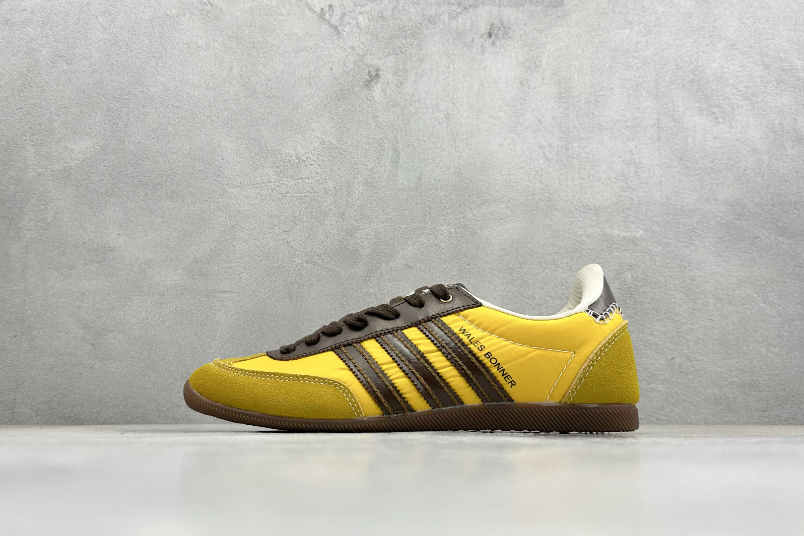 DS版Wales Bonner x adidas originals JAPAN 复古绒面皮革防滑耐磨轻便低帮休闲跑步鞋 GY5752 DS版Wales Bonner x adidas originals JAPAN 复古绒面皮革防滑耐磨轻便低帮休闲跑步鞋 GY5752