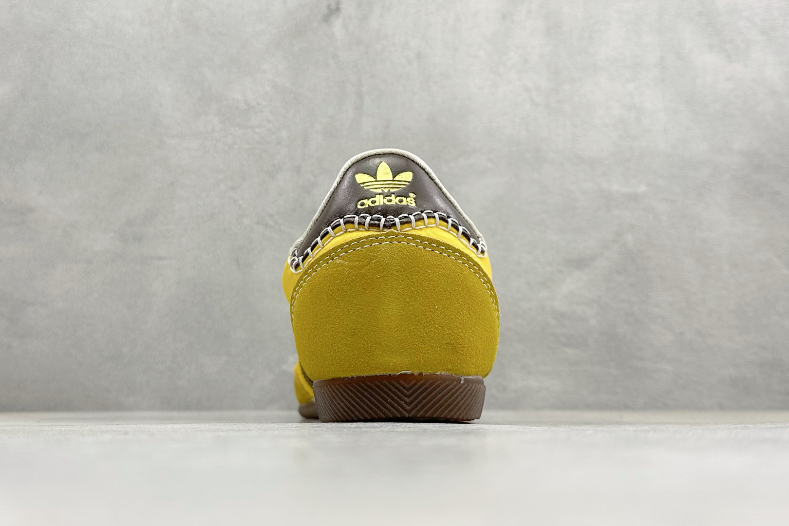 DS版Wales Bonner x adidas originals JAPAN 复古绒面皮革防滑耐磨轻便低帮休闲跑步鞋 GY5752 DS版Wales Bonner x adidas originals JAPAN 复古绒面皮革防滑耐磨轻便低帮休闲跑步鞋 GY5752